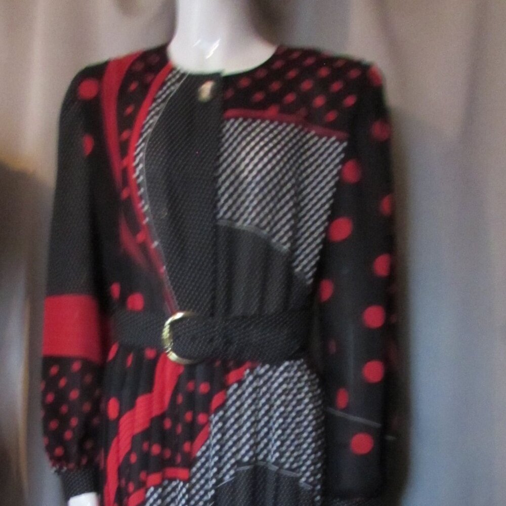 1980 Style Day Dress Black Red Patchwork Pattern Lady Carol